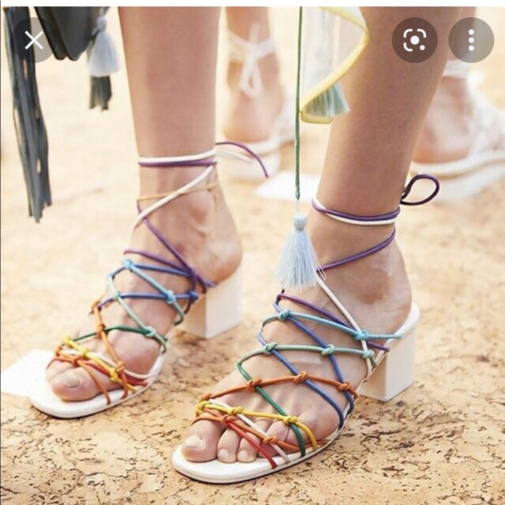 Chloe Rainbow Knotted Strappy Sandal Size 39.5 Leather White Runway Rare